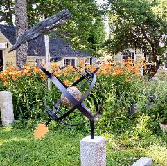 A pair of squabbling roosters.